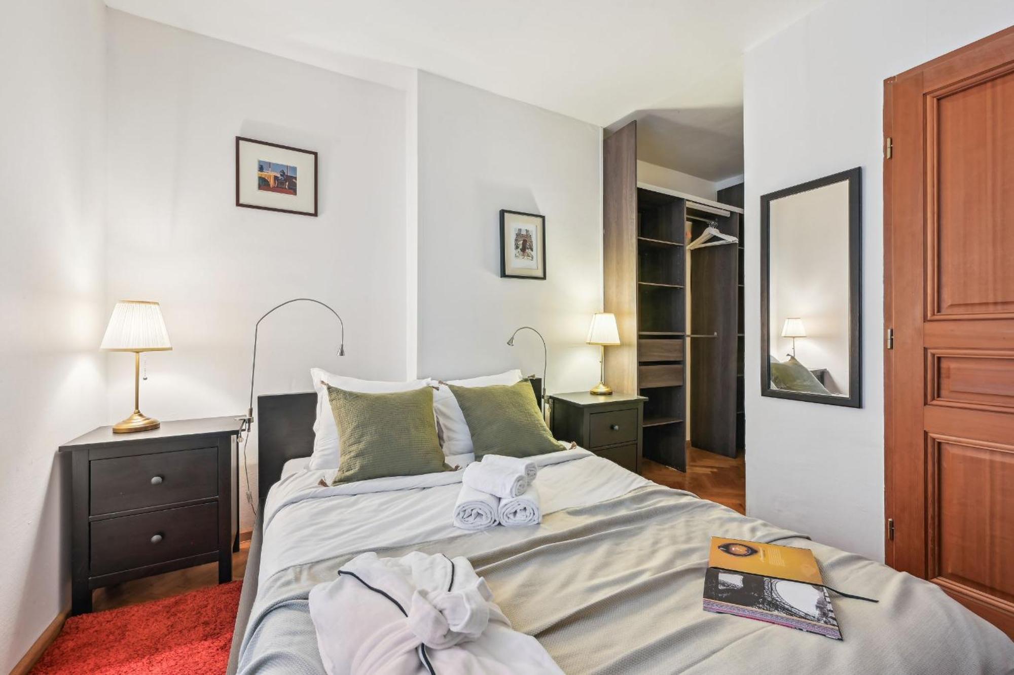 Eiffel Tower & Hotel Des Invalides - 1Br - Cityapartmentstay Paris Exteriör bild